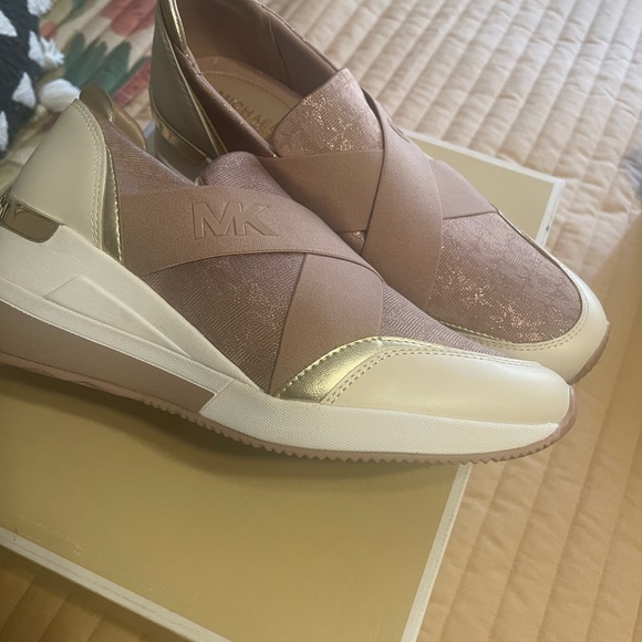 Michael Kors Geena Logo Print Slip-On Platform Trainers - Picture 5 of 6